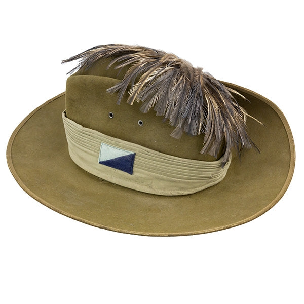 Platatac Kangaroo Hat Feathers (Emu Plumes)