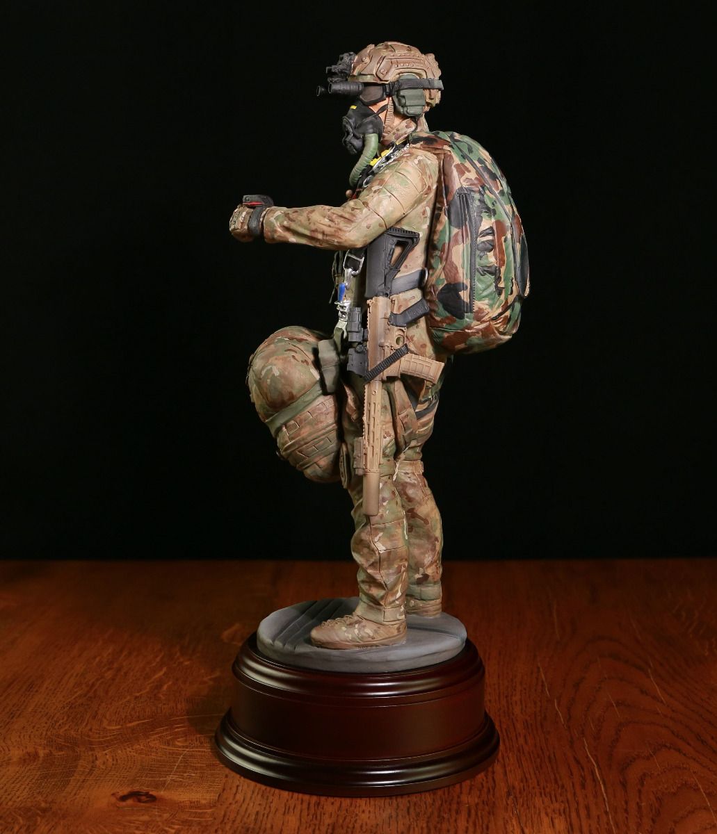 Ballantynes Special Forces HALO Military Freefall Parachutist 2023, Bronze Statue - Platatac