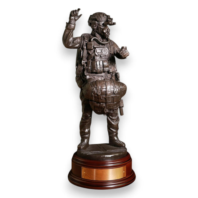 Ballantynes Special Forces HALO Military Freefall Parachutist 2023, Bronze Statue - Platatac