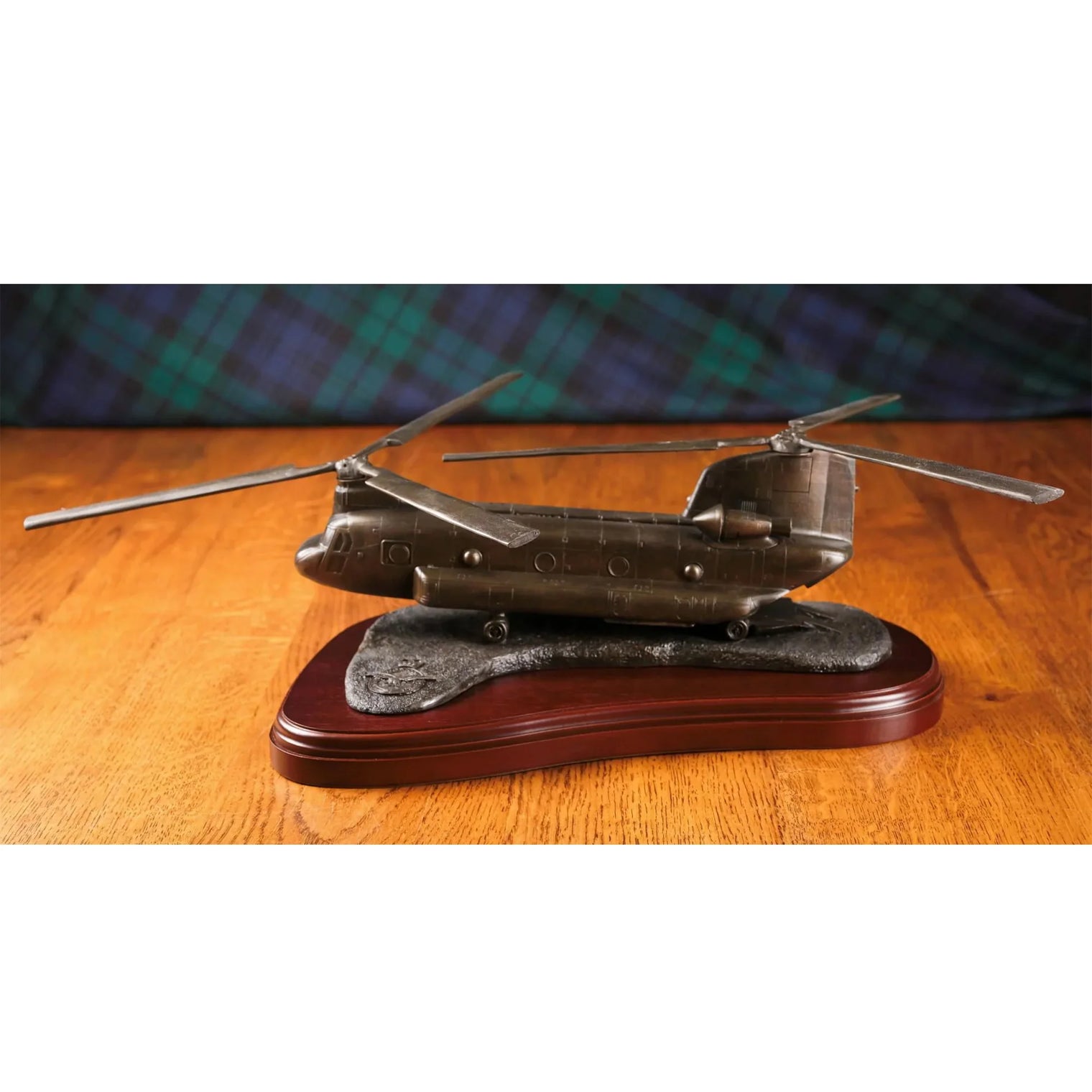 Ballantynes RAF Chinook Helicopter, Bronze Statue