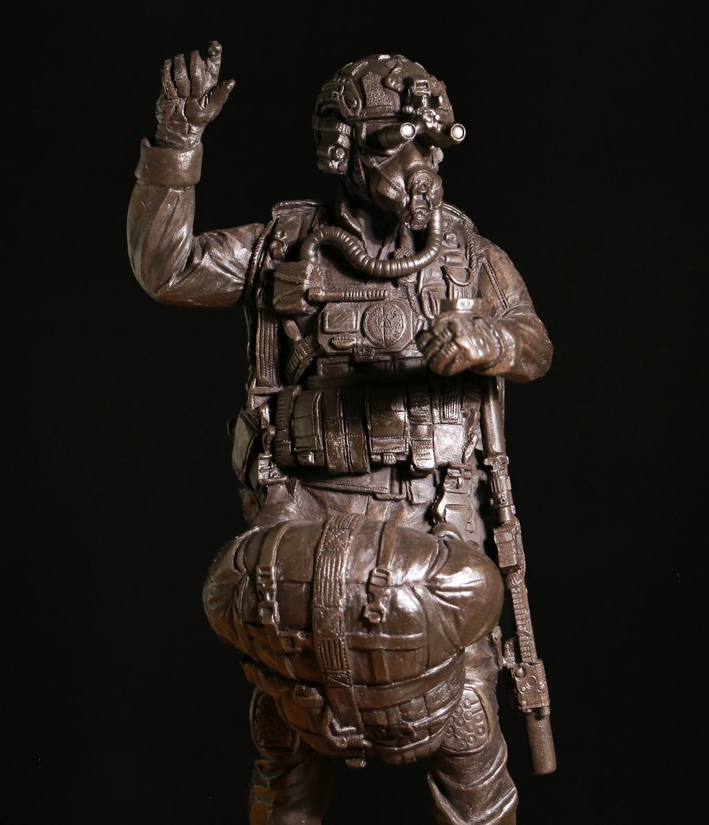 Ballantynes Special Forces HALO Military Freefall Parachutist 2023, Bronze Statue - Platatac